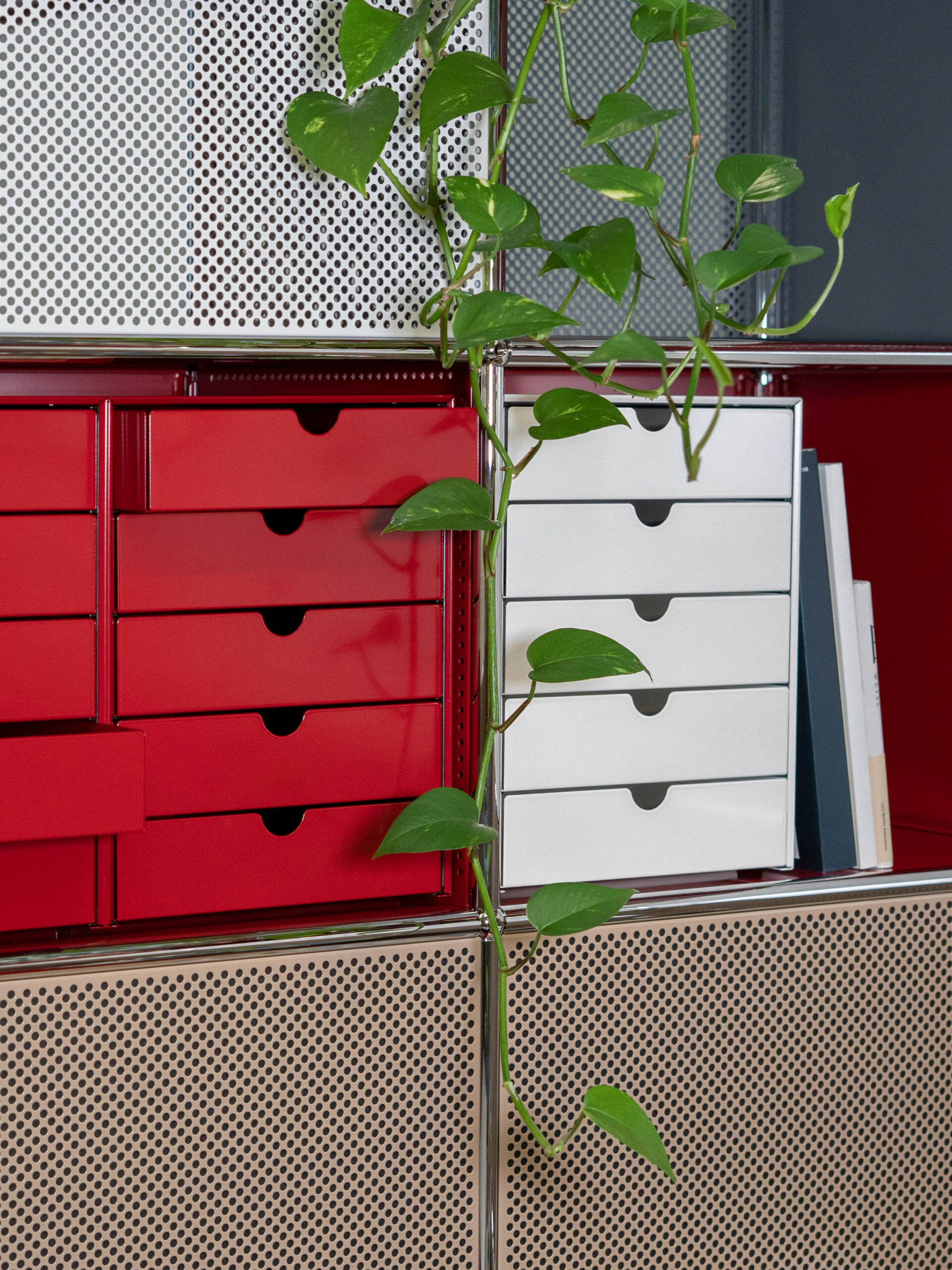 USM Inos Box Set C4 With 5 Closed Trays (Pure White) – Spacelogic ...