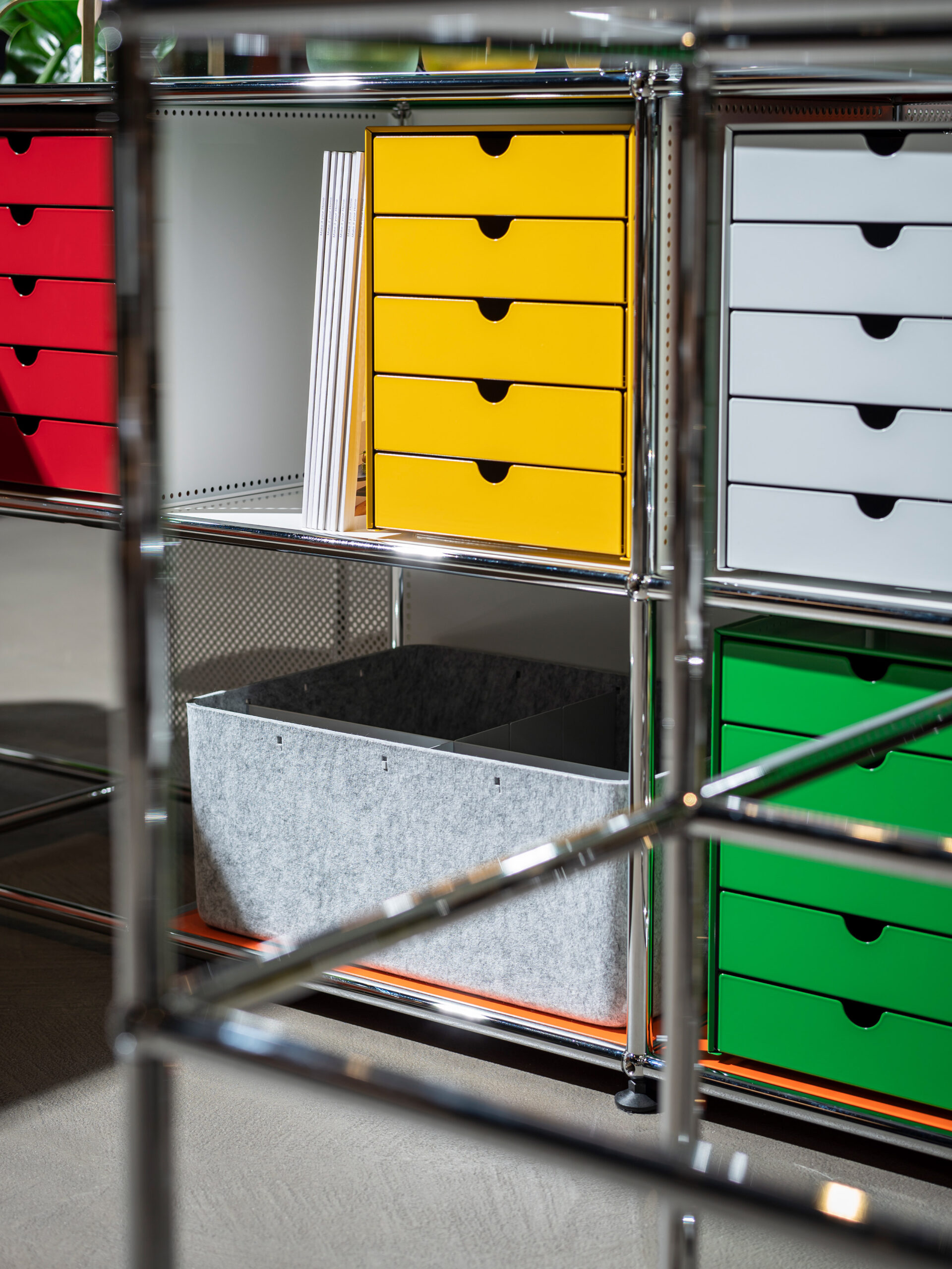 USM Inos Box Set C4 With 5 Closed Trays (Pure White) – Spacelogic ...